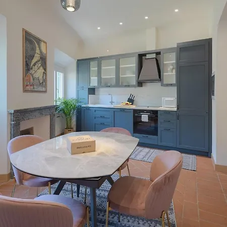 Market 3-bedroom Design Florence
