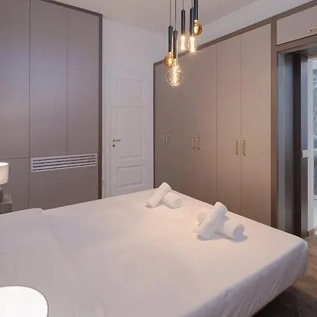 Market 3-bedroom Design Apartment *