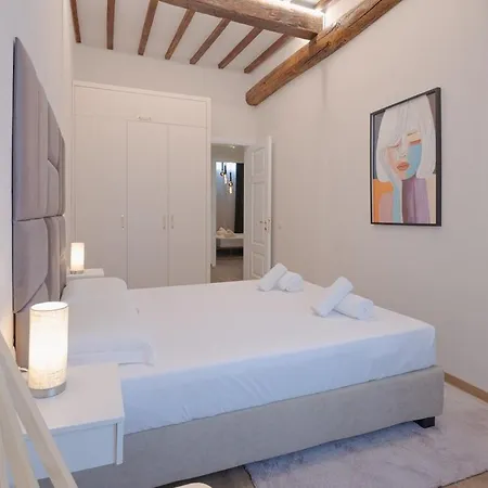 Apartment Market 3-bedroom Design