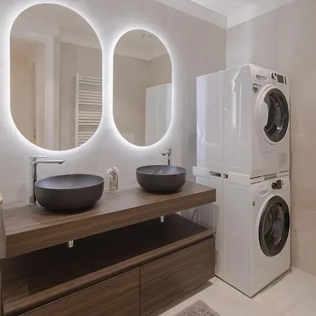 Market 3-bedroom Design Apartment