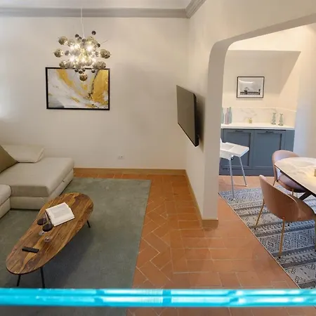 Apartment Market 3-bedroom Design Florence