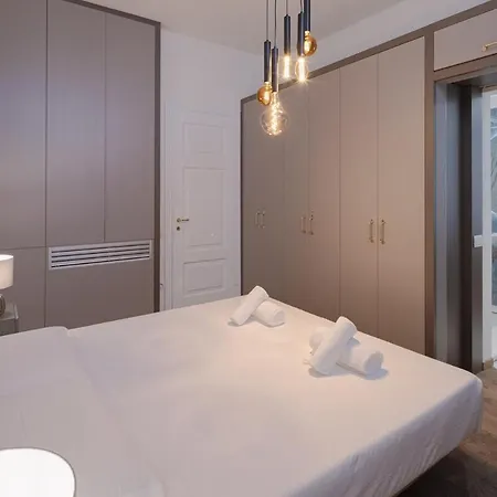 Market 3-bedroom Design Apartment