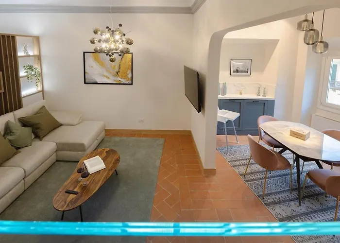 Apartment Market 3-bedroom Design Florence